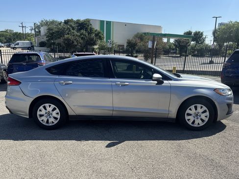Used 2020 Ford Fusion S FWD image 2