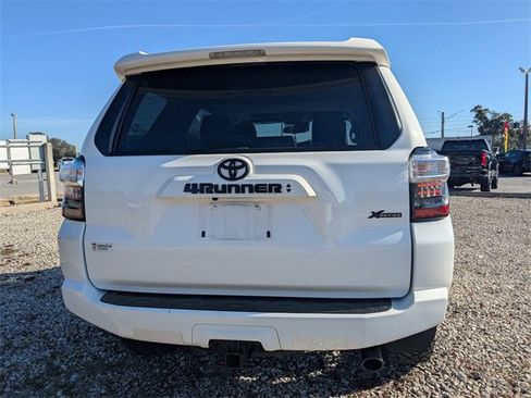 Used 2024 Toyota 4Runner SR5 Premium image 4