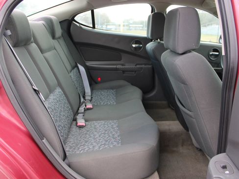 Used 2004 Pontiac Grand Prix GT w/ Drivers Package image 17