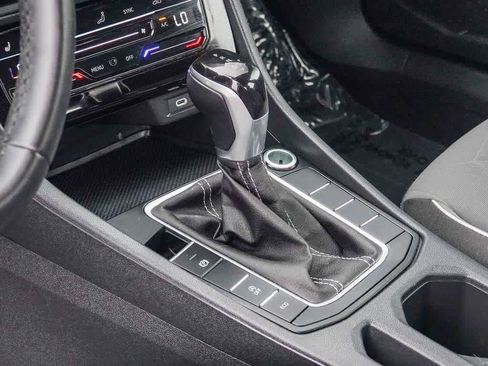 Used 2025 Volkswagen Jetta Sport image 18