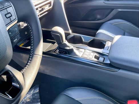 Used 2025 Toyota Camry SE image 20