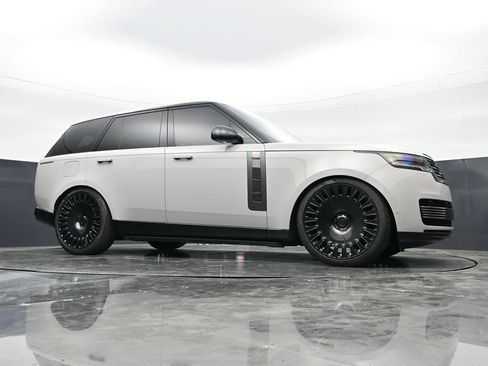 Used 2025 Land Rover Range Rover SV AWD/4WD image 42