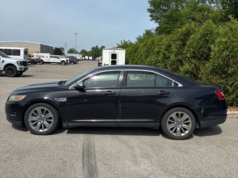 Used 2010 Ford Taurus Limited AWD/4WD image 3