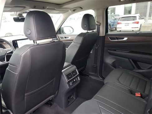 New 2026 Volkswagen Atlas SEL image 11