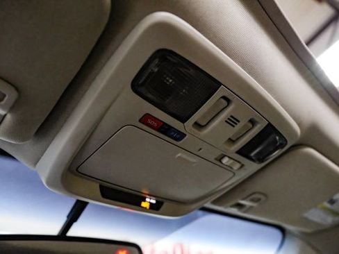 Used 2017 Subaru Outback 2.5i Limited image 23