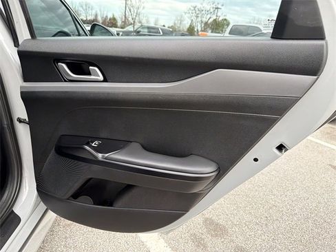 Used 2023 Kia K5 GT-Line image 16