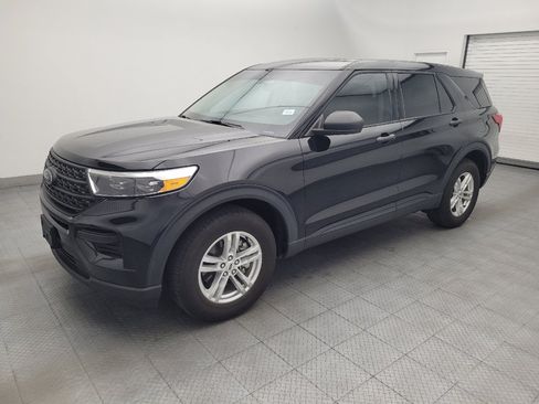 Used 2023 Ford Explorer 4WD image 2