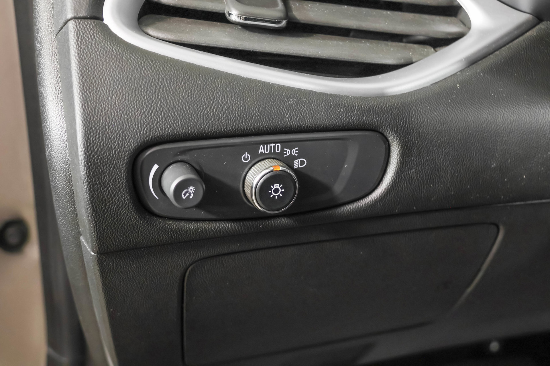 Used 2023 Chevrolet Malibu LS FWD image 23