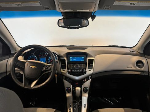 Used 2012 Chevrolet Cruze LS w/ Connectivity Package FWD image 9