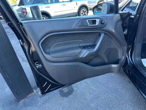 Used 2014 Ford Fiesta SE image 11