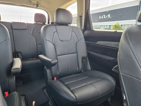 Used 2022 Kia Telluride EX w/ EX Premium Package image 14