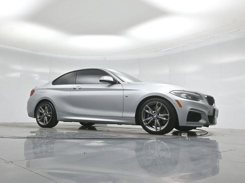 Used 2014 BMW M235i Coupe image 2