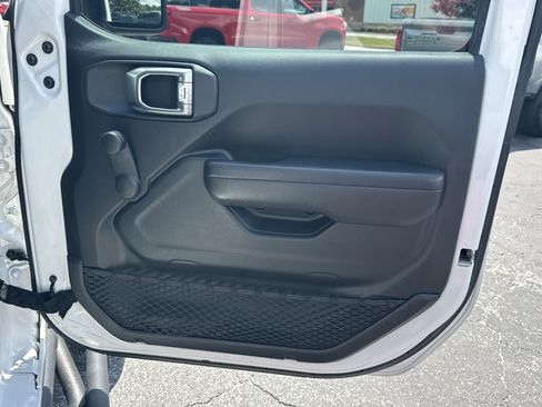 Used 2018 Jeep Wrangler Unlimited Sport AWD/4WD image 15