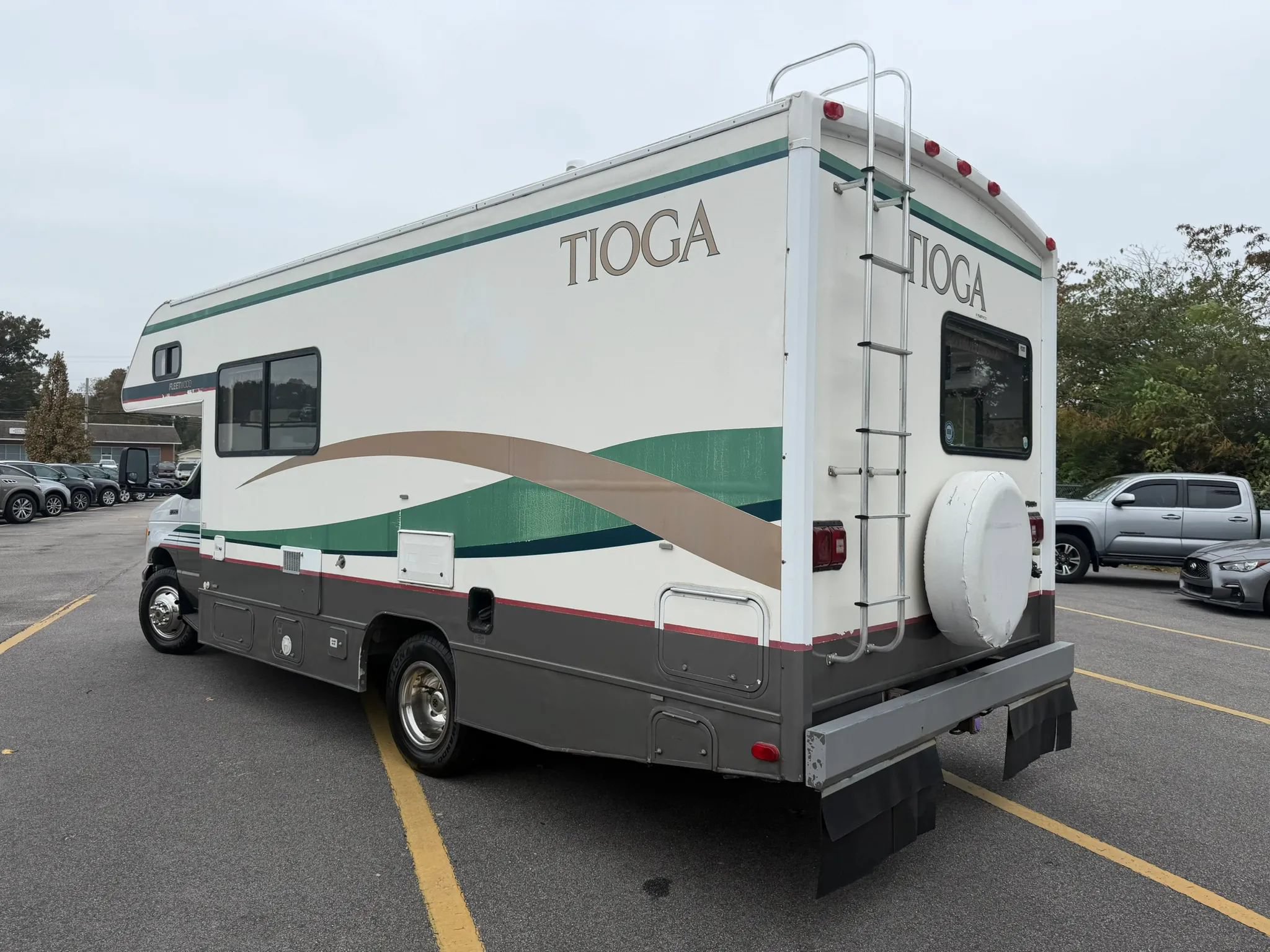 Used 1998 Ford E-350 and Econoline 350 RWD image 5