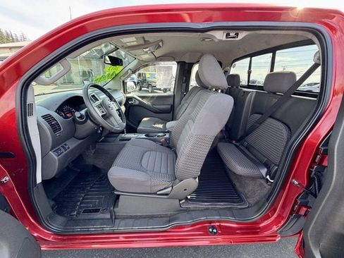Used 2012 Nissan Frontier SV w/ SV Premium Utility Pkg AWD/4WD image 9