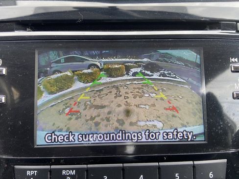 Used 2017 Nissan Rogue S image 15