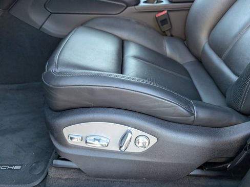 Certified 2023 Porsche Macan S image 26