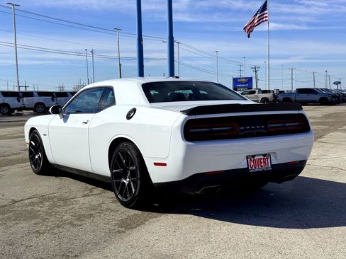 Used 2018 Dodge Challenger R/T image 11