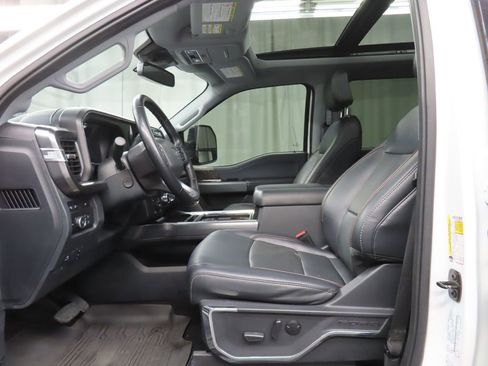 Used 2024 Ford F250 Lariat w/ Sport Appearance Package AWD/4WD image 12