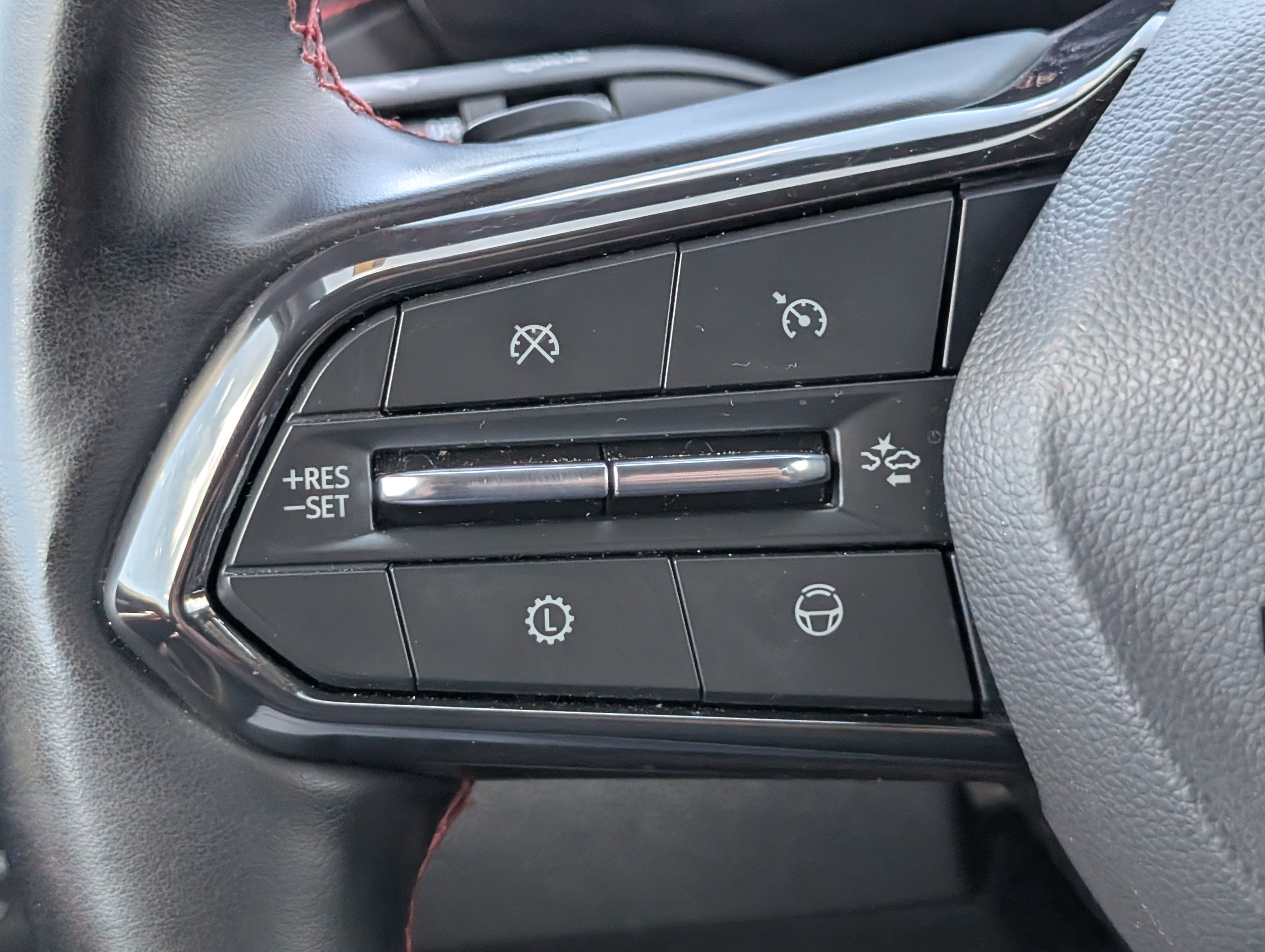 Used 2025 Chevrolet Traverse RS w/ LPO, Floor Liner Package FWD image 25