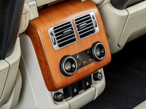 Used 2021 Land Rover Range Rover Autobiography image 22