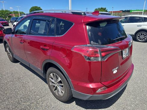 Used 2018 Toyota RAV4 LE AWD/4WD image 7