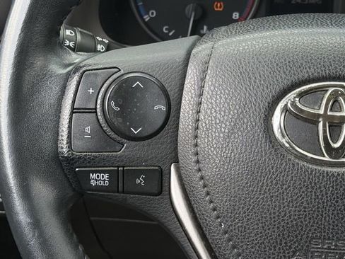 Used 2018 Toyota RAV4 XLE image 16