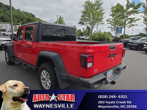 Used 2023 Jeep Gladiator Sport AWD/4WD image 2