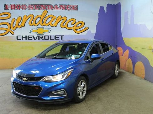 Used 2018 Chevrolet Cruze LT w/ RS Package image 2