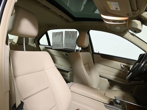 Used 2014 Mercedes-Benz E 350 4MATIC Sedan image 35