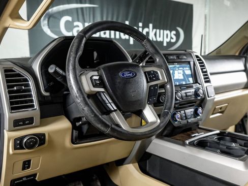 Used 2017 Ford F250 Lariat w/ Chrome Package image 15