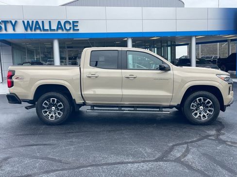 Used 2023 Chevrolet Colorado Z71 w/ Z71 Convenience Package 2 image 8