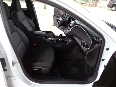 Used 2018 Chevrolet Malibu LT w/ Redline Edition image 14