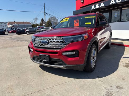Used 2021 Ford Explorer Limited w/ Equipment Group 301A AWD/4WD image 10