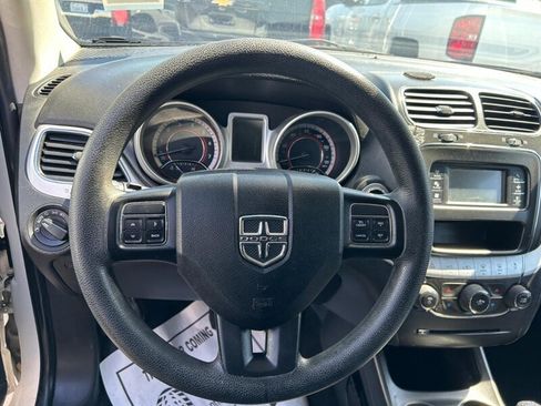 Used 2019 Dodge Journey SE FWD image 14