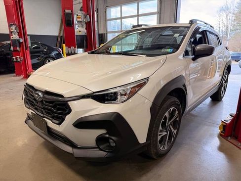 Used 2024 Subaru Crosstrek 2.0i Premium image 2
