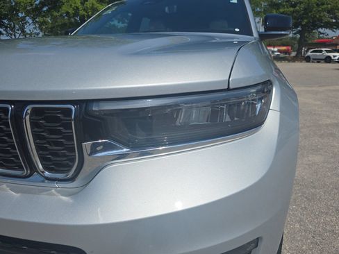 Used 2023 Jeep Grand Cherokee L Limited w/ Luxury Tech Group II AWD/4WD image 32