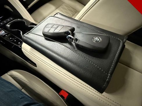 Used 2023 Buick Envision Avenir image 28