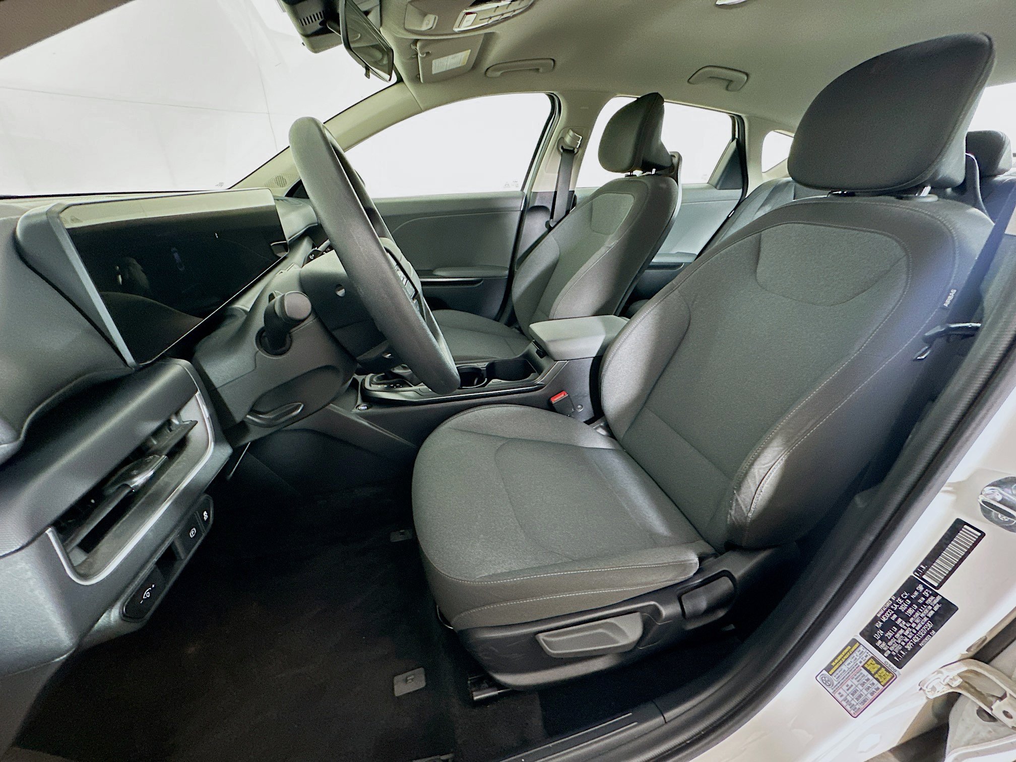 Used 2025 Kia K4 FWD image 13