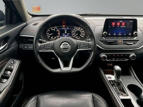 Used 2022 Nissan Altima 2.0 SR FWD image 9