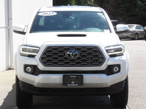 Used 2023 Toyota Tacoma TRD Sport w/ TRD Premium Sport Package AWD/4WD image 3