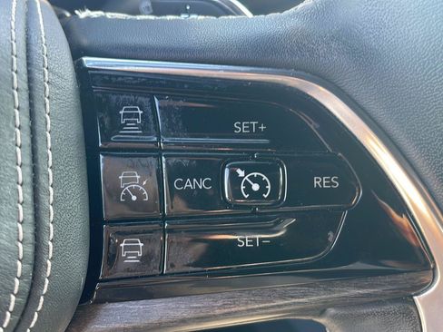 Used 2022 Jeep Grand Cherokee L Overland AWD/4WD image 16