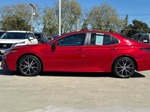 Used 2024 Toyota Camry SE w/ Cold Weather Package image 6