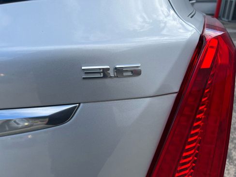 Used 2018 Cadillac XT5 FWD image 37