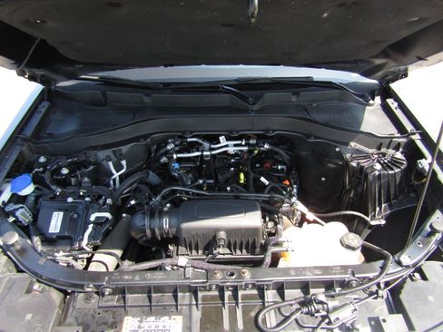 Used 2023 Ford Explorer XLT w/ Equipment Group 202A AWD/4WD image 26