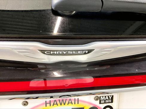 Used 2022 Chrysler Pacifica Touring-L image 30