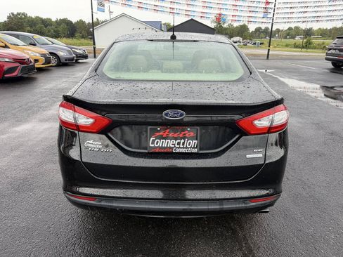 Used 2014 Ford Fusion SE w/ Equipment Group 202A FWD image 5