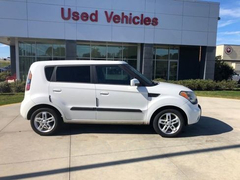 Used 2010 Kia Soul + image 6