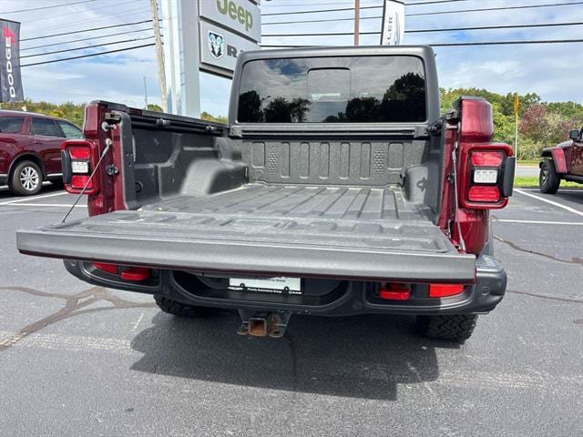 Certified 2021 Jeep Gladiator Rubicon AWD/4WD image 5