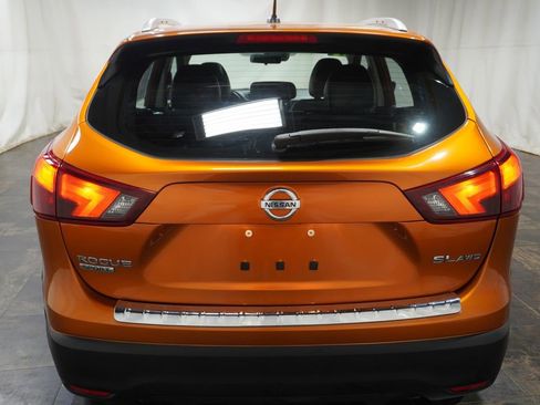 Used 2017 Nissan Rogue Sport SL w/ SL Premium Package image 5